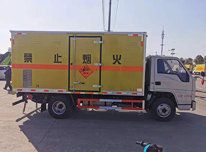 桂阳爆破器材运输车